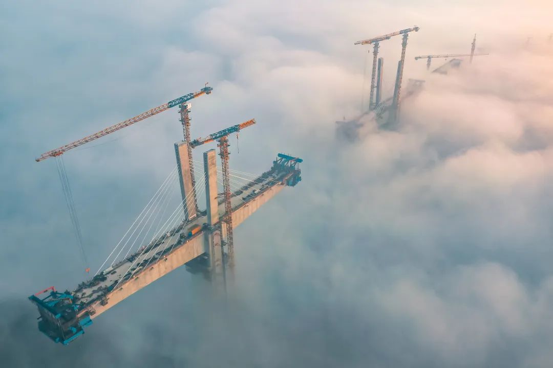Cantilever Form aplikasi penjelajah di konstruksi jembatan