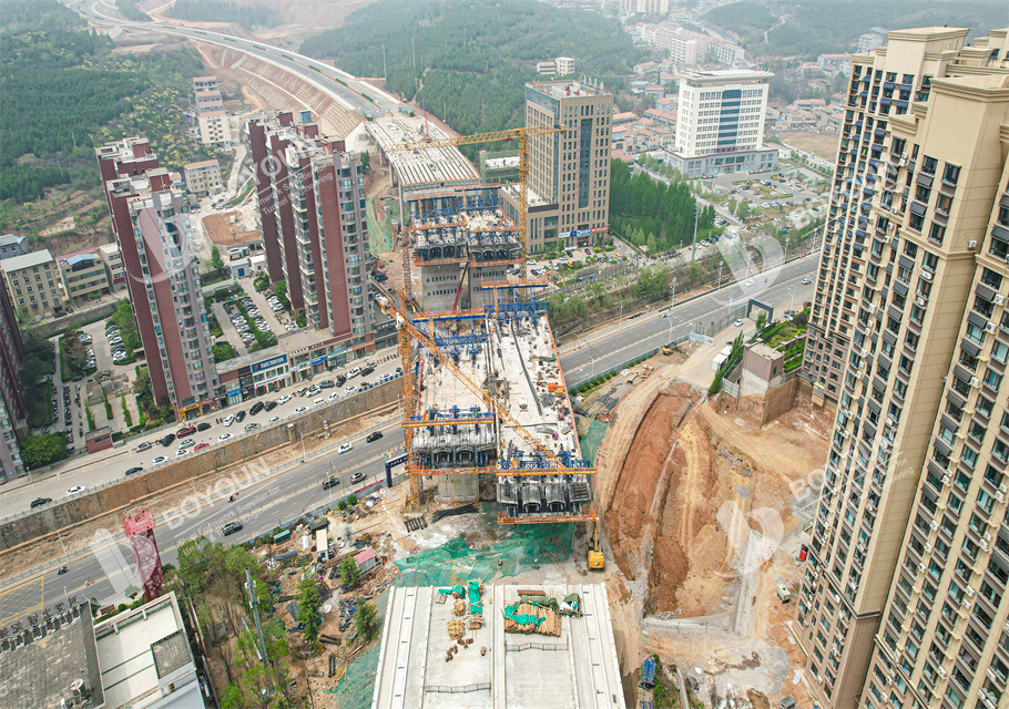 Cantilever Form pengembara dengan garis utama di bawah 150 meter