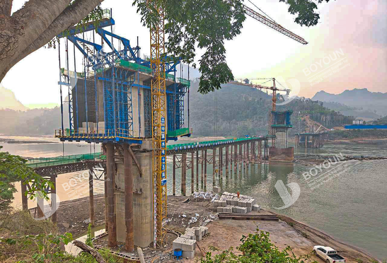 Proyek jembatan sungai Laos