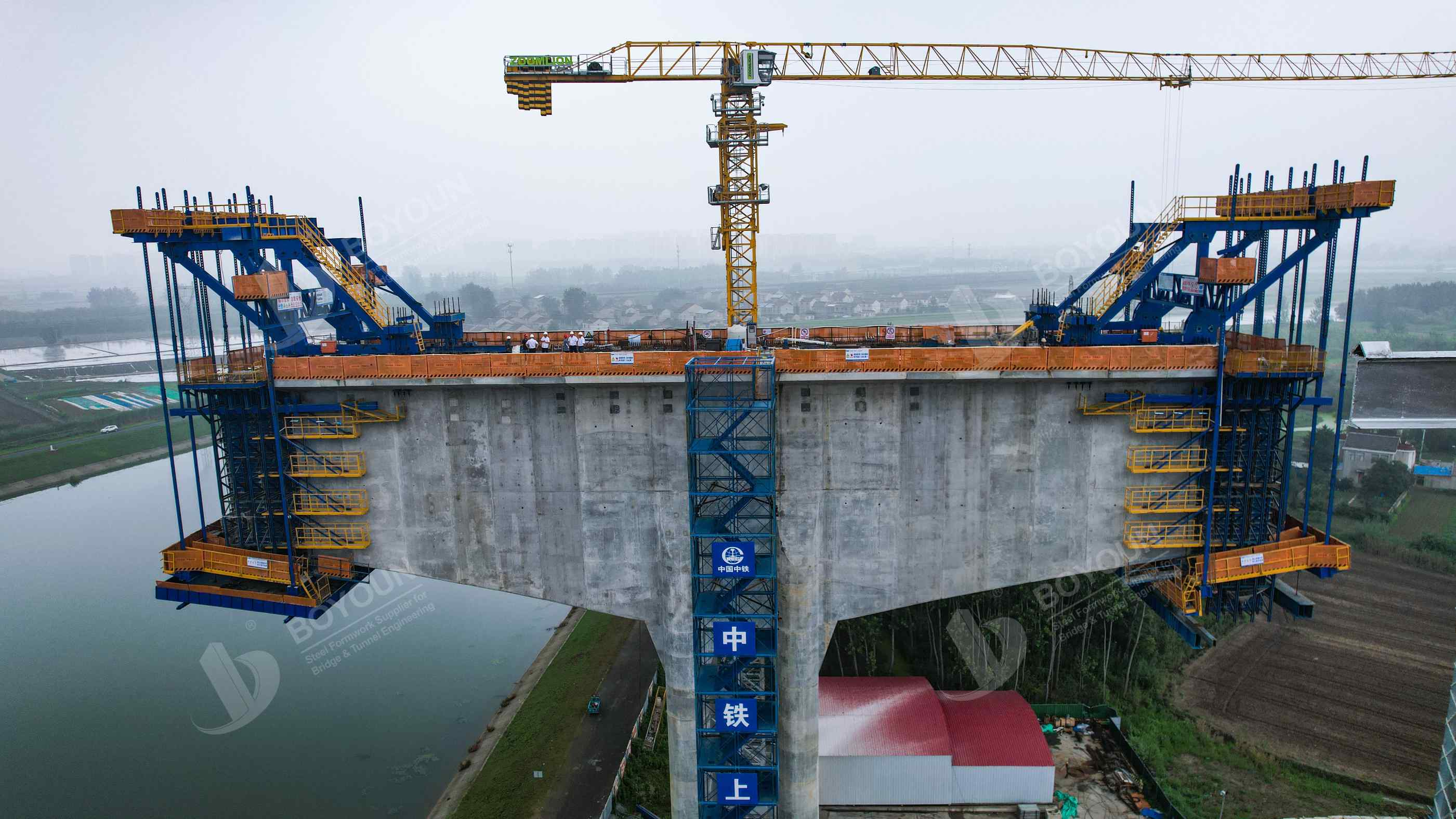 Shanghai chongqing-chengdu kereta api kecepatan tinggi Liuhe Mege Bridge