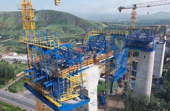 Kotak tunggal sel Cantilever bentuk Traveler