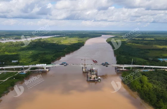 Jembatan Sarawak diantara Krian di Malaysia